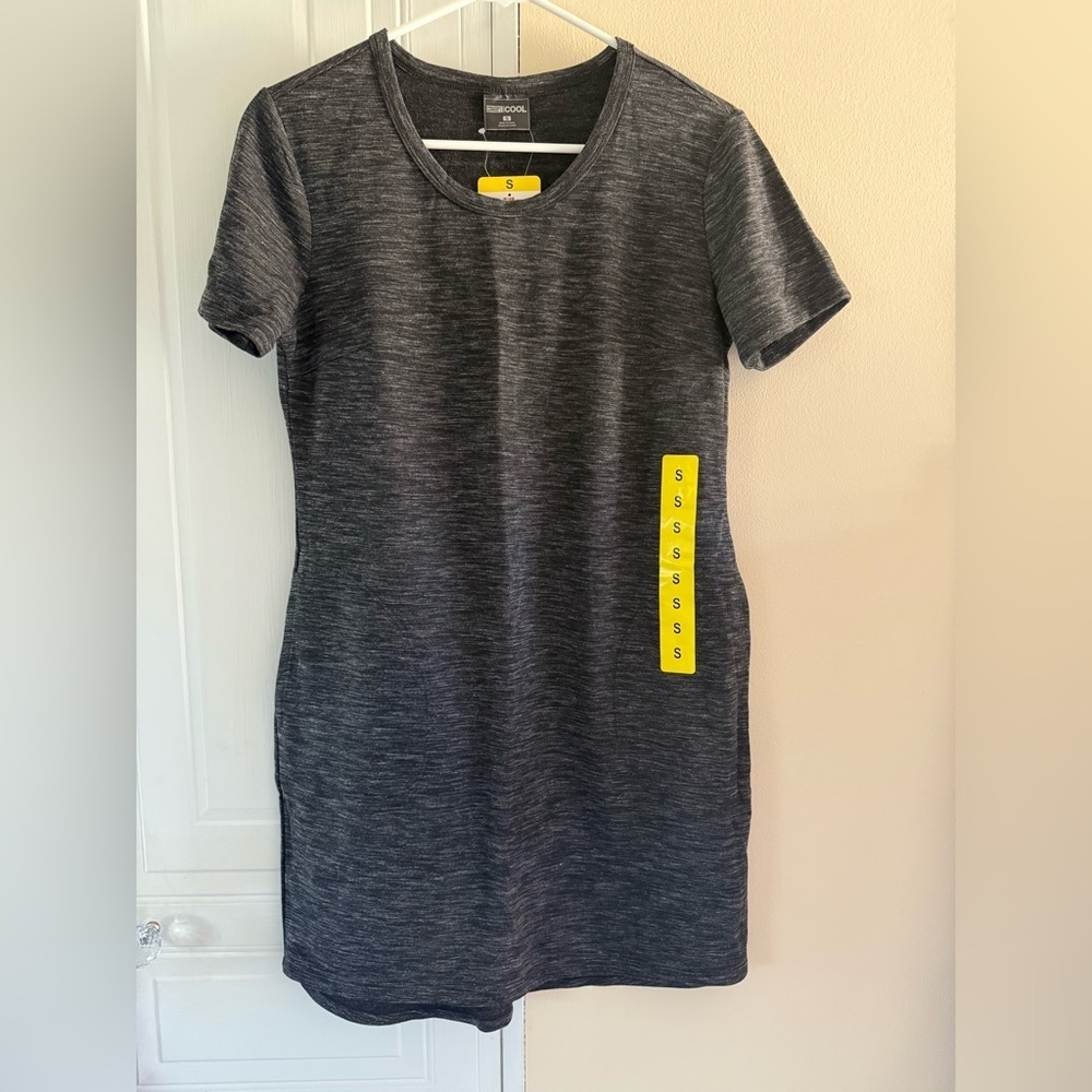 32 degrees cool short sleeve gray dress with pockets size‎ Small NWT